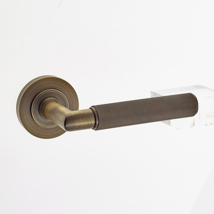 Piccadilly Knurled Door Handle - Antique Brass- AB