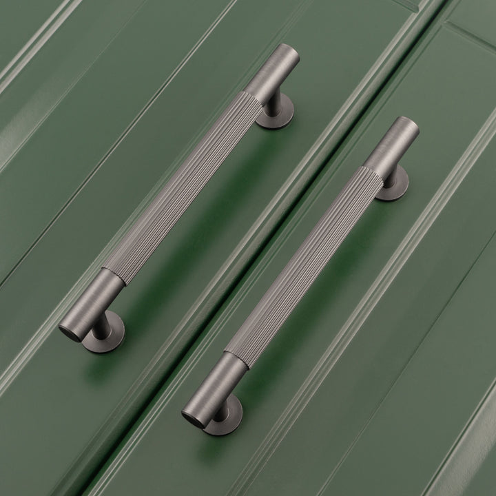 Lined Pull Handle -CB- Anthracite
