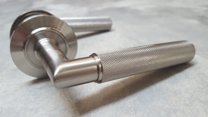 Piccadilly Knurled Door Handle - Polished Chrome - PC