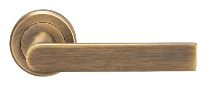The Lane Lever on Rose Door Handle - Antique Brass (AB)