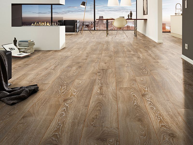 10mm x 244mm x 1845mm MAMMUT PLUS WIDE LONG PLANK HIGHLAND OAK BRONZE LAMINATE FLOORING AC5