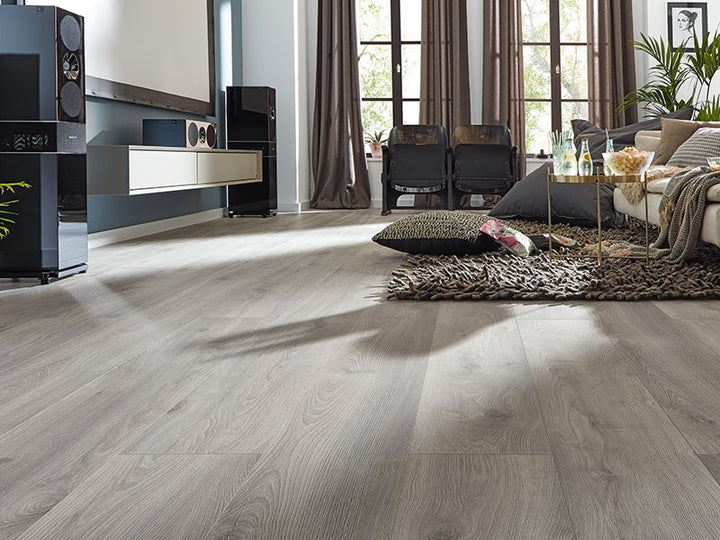 10mm x 244mm x 1845mm MAMMUT PLUS WIDE LONG PLANK MACRO OAK LIGHT GREY LAMINATE FLOORING AC5